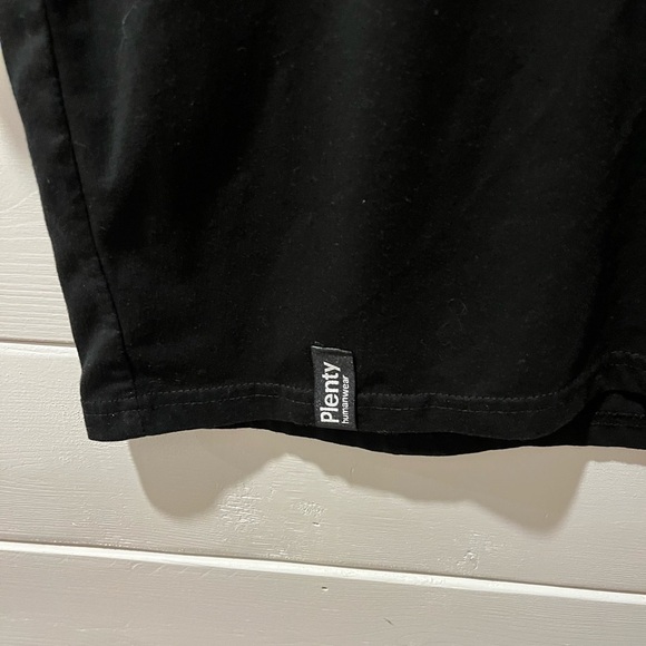 PLENTY HUMANWEAR – BLACK TEE WITH LOGO PRINT | SIZE L | C - Picture 8 of 9